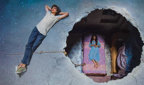 Nezouh – Il buco nel cielo: trailer italiano e anticipazioni del film di Soudade Kaadan al cinema dal 12 gennaio