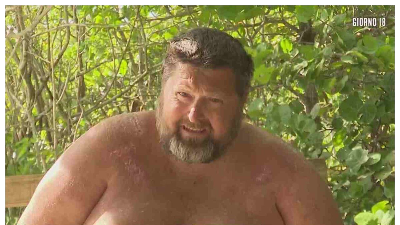 “Nuovo look, persi altri 28 kg in 75 giorni”. Mario Adinolfi e il cambiamento drastico dopo L’Isola dei Famosi