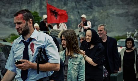 Enclave: il trailer italiano del film di Goran Radovanovic