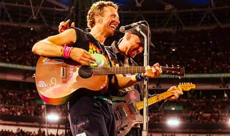 Coldplay a Wembley: un ritorno epico con dieci serate da record | Chris Martin omaggia gli Oasis