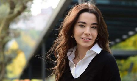 Feyza Sevil Güngör: età, laurea, fidanzato, profilo Instagram. Tutto sull’attrice di Tradimento