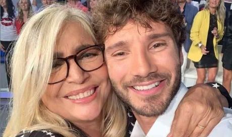 Domenica In, De Martino al posto di Mara Venier? Arrivano le parole del conduttore di Affari Tuoi
