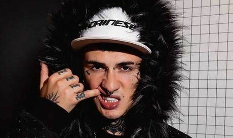 Rosa Chemical, età, canzoni, carriera, bacio con Fedez, malattia, studi, tutto sul concorrente di Ballando con le Stelle