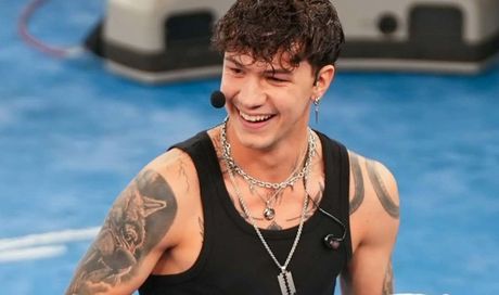 Amici 25, chi è Opi: età, studi, dove vive, fidanzata. Tutto sul giovane cantante