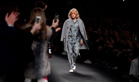 Zoolander 2, Ben Stiller e Owen Wilson sfilano a Parigi per Valentino