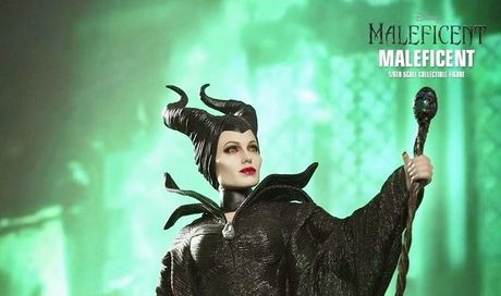Maleficent: foto della nuova action figure Hot Toys di Angelina Jolie