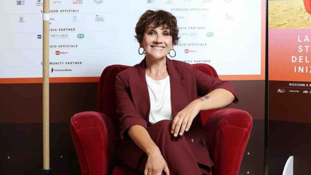 Lucia Ocone, dal Commissario Manara ai Cesaroni: un successo fatto (anche) di fiction