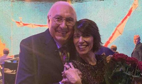 Pippo Baudo a Sanremo con una statua celebrativa: il Sindaco lavora a un omaggio speciale per il conduttore