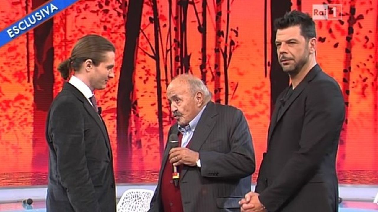 Domenica In, il Raffaele Sollecito esclusivo e un Maurizio Costanzo “d’ursiano” strizzano l’occhio al pubblico della concorrenza