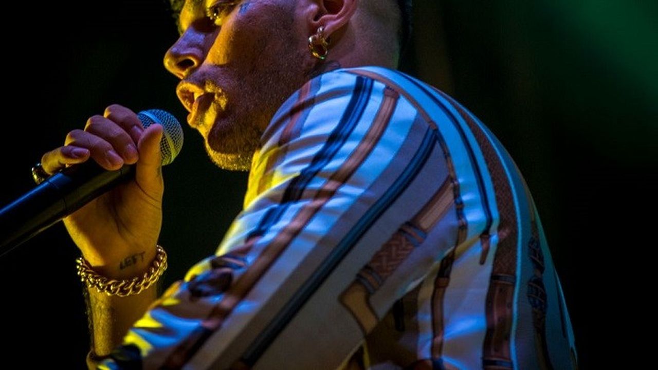 Emis Killa sui concerti e le misure anti-Covid: “Per quanto tempo vogliamo andare avanti a farci prendere per il cul0 dallo Stato?”