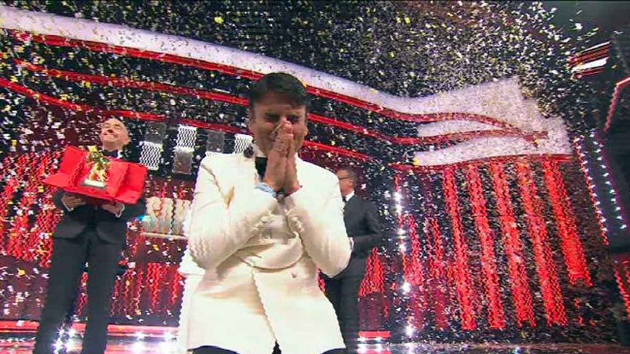 Sanremo 2026, ha vinto Sal Da Vinci : la classifica finale, i premi e l’addio di Carlo Conti