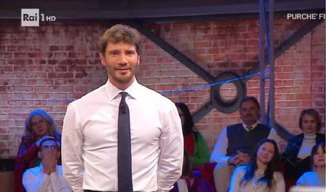 Affari tuoi, Stefano De Martino spiazza: “Questa è l’ultima puntata”. Cos’è successo nella puntata di stasera 30 dicembre 2025