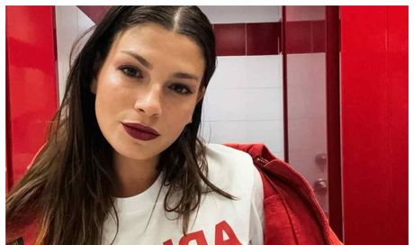 Emma Marrone mostra per la prima volta il suo salotto, il dettaglio doloroso non sfugge: la cantante ha voluto farlo