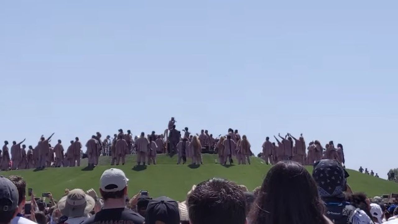 Kanye West celebra una “messa” al Coachella 2019: ecco i video dell’incredibile live