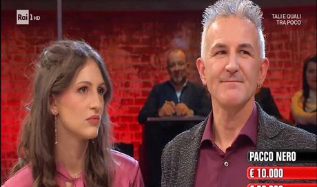 Affari tuoi, Damiano si commuove per la figlia Sophie: ecco quanto ha vinto stasera 23 gennaio 2026