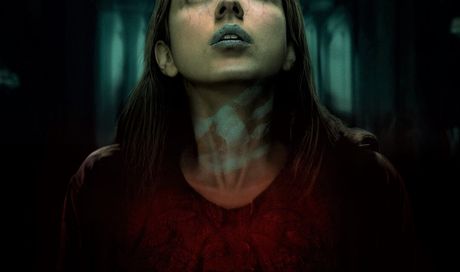 Nessuno ne uscirà vivo, recensione: l’horror sovrannaturale di Netflix funziona a metà