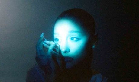 Ariana Grande contro i bagarini digitali: “Non è giusto” | Biglietti oltre i 2mila dollari per l’Eternal Sunshine Tour