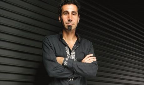 Serj Tankian: “Imperfect Harmonies” – data d’uscita e primi dettagli del nuovo album – ascolta “Borders Are”, il singolo d’esordio