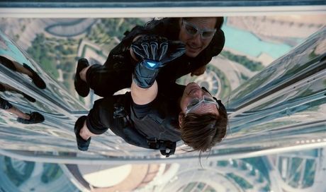 Mission Impossible 5 scappa da Star Wars VII: in sala 5 mesi prima