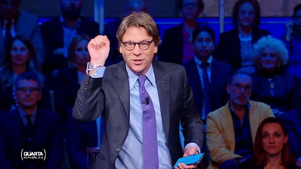Quarta Repubblica, Veronesi attacca Porro sui social. Il conduttore gli risponde in diretta