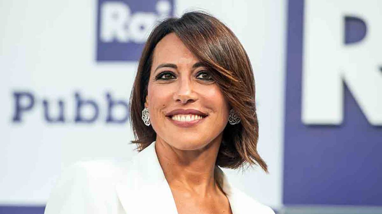 Intervista Esclusiva – Nunzia De Girolamo: “Voglio dei Maschi normali, che non vogliano a tutti i costi diventare VIP”