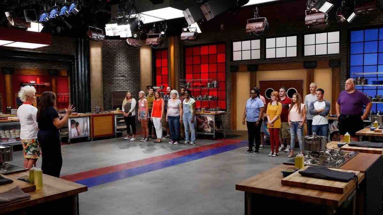 Morta a 55 anni la conduttrice del programma amatissimo: trovata priva di sensi
