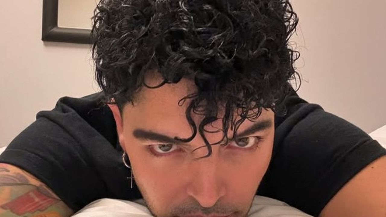 Quale tipo di microfono usa Stash dei The Kolors a Sanremo 2025?