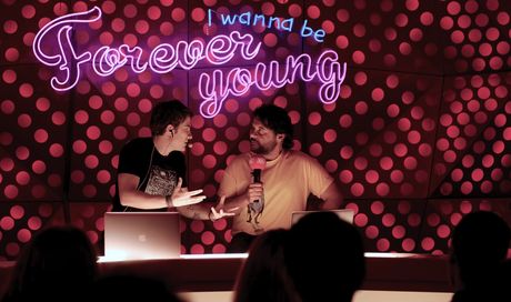 Stasera in tv: “Forever Young” su Rete 4