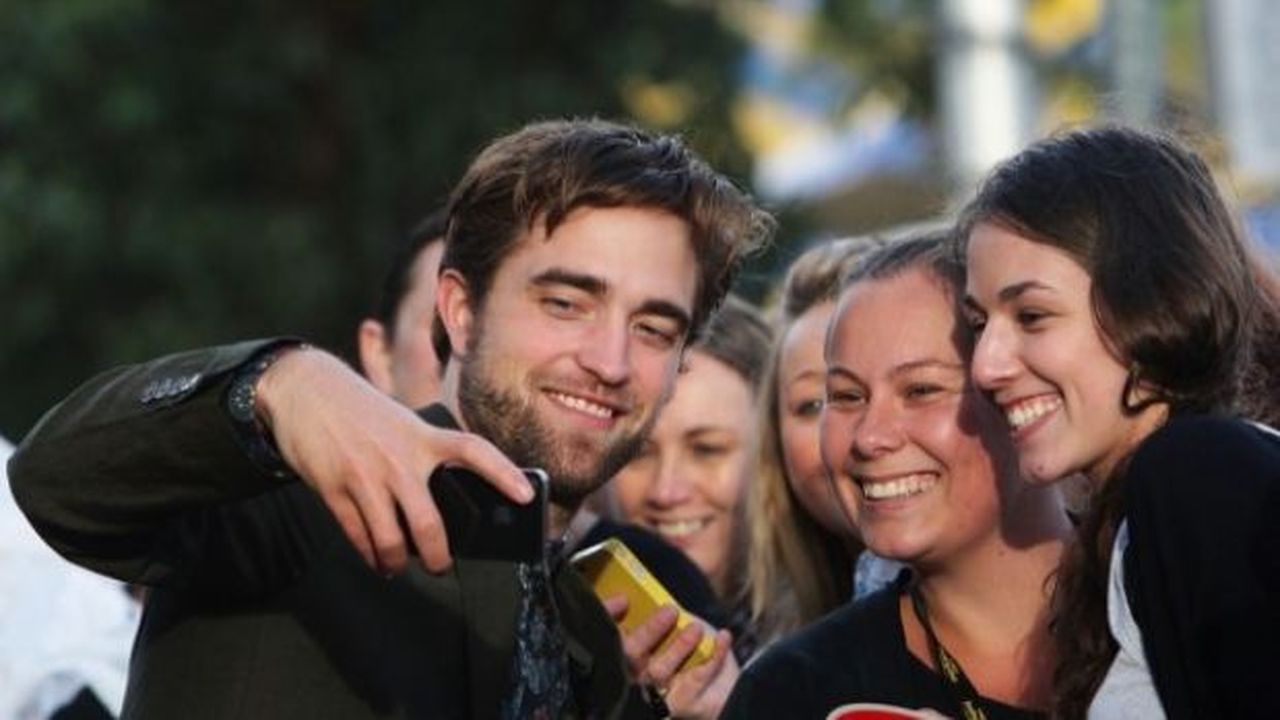 Robert Pattinson incontra i fan: photocall di Breaking Dawn 2