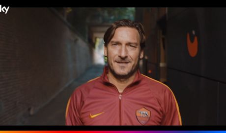 Speravo de Morì Prima, il video del vero Totti nel finale di serie