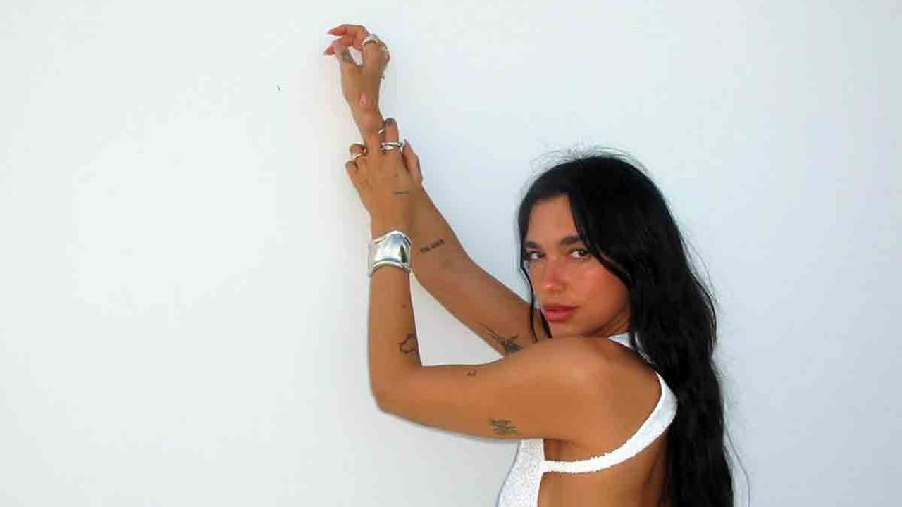 Dua Lipa, 30 anni da regina del pop: i successi e le prossime tappe in carriera