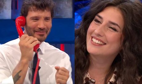 Affari Tuoi, Valentina dall’Emilia Romagna accetta 25mila euro. De Martino al settimo cielo