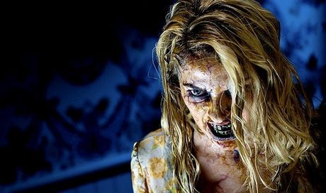 Cassadaga – foto e locandine dell’horror di Anthony DiBlasi
