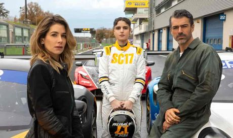 Luca Argentero protagonista di Motorvalley. La serie originale Netflix: debutto, cast, trailer