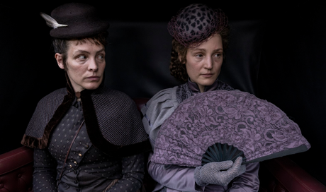 Il corsetto dell’imperatrice: colonna sonora e nuove clip in italiano del film con Vicky Krieps al cinema