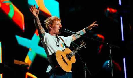 Ed Sheeran conquista il nono n.1 consecutivo in Gran Bretagna