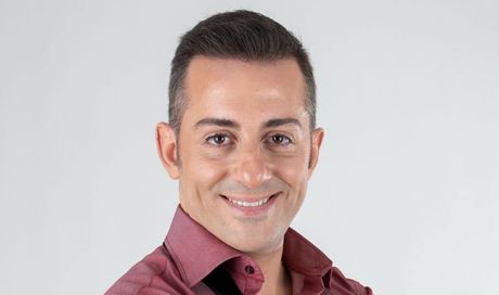 Intervista a Francesco Cicchella, dalla gavetta alle grandi platee: “Il ritiro dalle scene? Ho immaginato la mia vita tra 25 anni. Il mio sogno è un tv show che porta il mio nome”