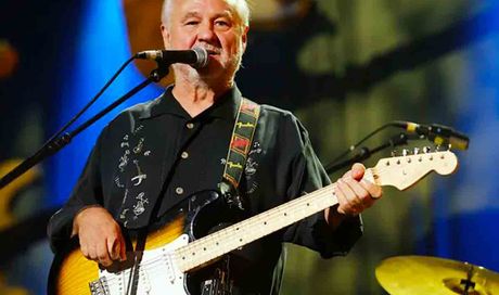 Sonny Curtis, autore di “I Fought the Law” e della sigla di Mary Tyler Moore, è morto a 88 anni