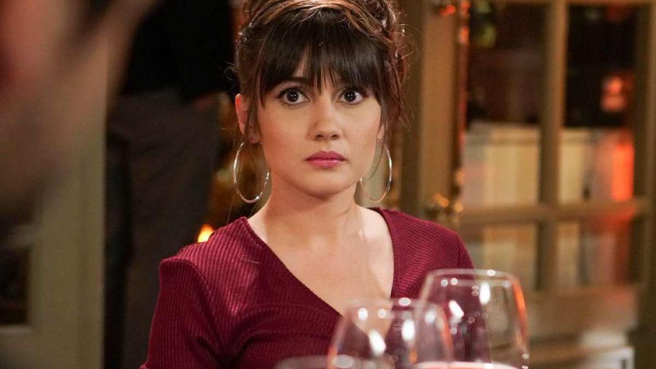 Scandalo a Forbidden Fruit: Zehra in crisi nera, guerra totale tra Zeynep e Alihan. Le anticipazioni