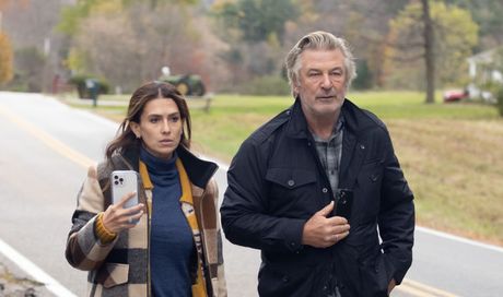 Rust: Alec Baldwin risponde alle accuse di un set non sicuro e spunta l’ipotesi del sabotaggio