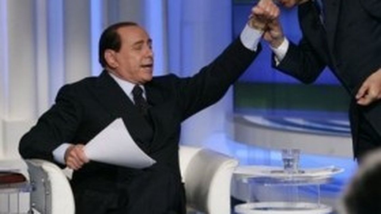 Porta a Porta speciale “attentato” a Berlusconi: stasera in prima serata contro il Grande Fratello