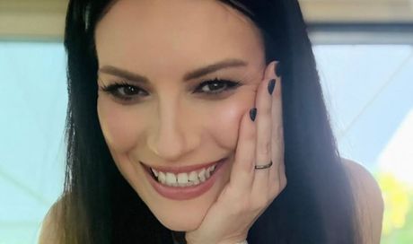 Laura Pausini rompe il silenzio e svela tutto: “Un circo e una proposta vergognosa”. Nel mirino anche Grignani