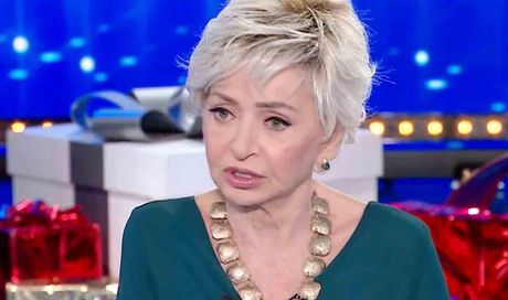 Enrica Bonaccorti a Domenica In, il pranzo di Natale da Mara Venier e l’incertezza: “Sono in un limbo”