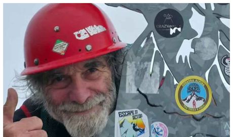 Mauro Corona, le foto inaspettate dell’alpinista e opinionista
