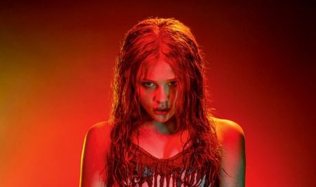 Lo sguardo di Satana – Carrie: nuove foto del remake con Chloe Moretz