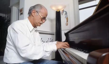Addio a Gino Paoli, il cantautore è morto a 91 anni: carriera, vita privata e cause del decesso
