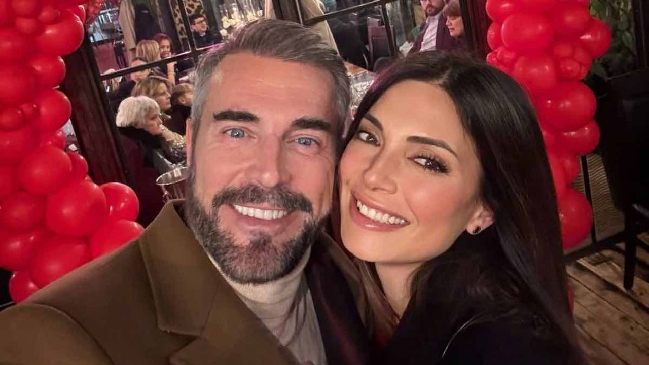 Come si sono vestiti Alessia Mancini e Flavio Montrucchio alla comunione del figlio