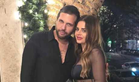 Uomini e Donne, Alessandro chiede la mano di Roberta: la reazione della dama in diretta Instagram
