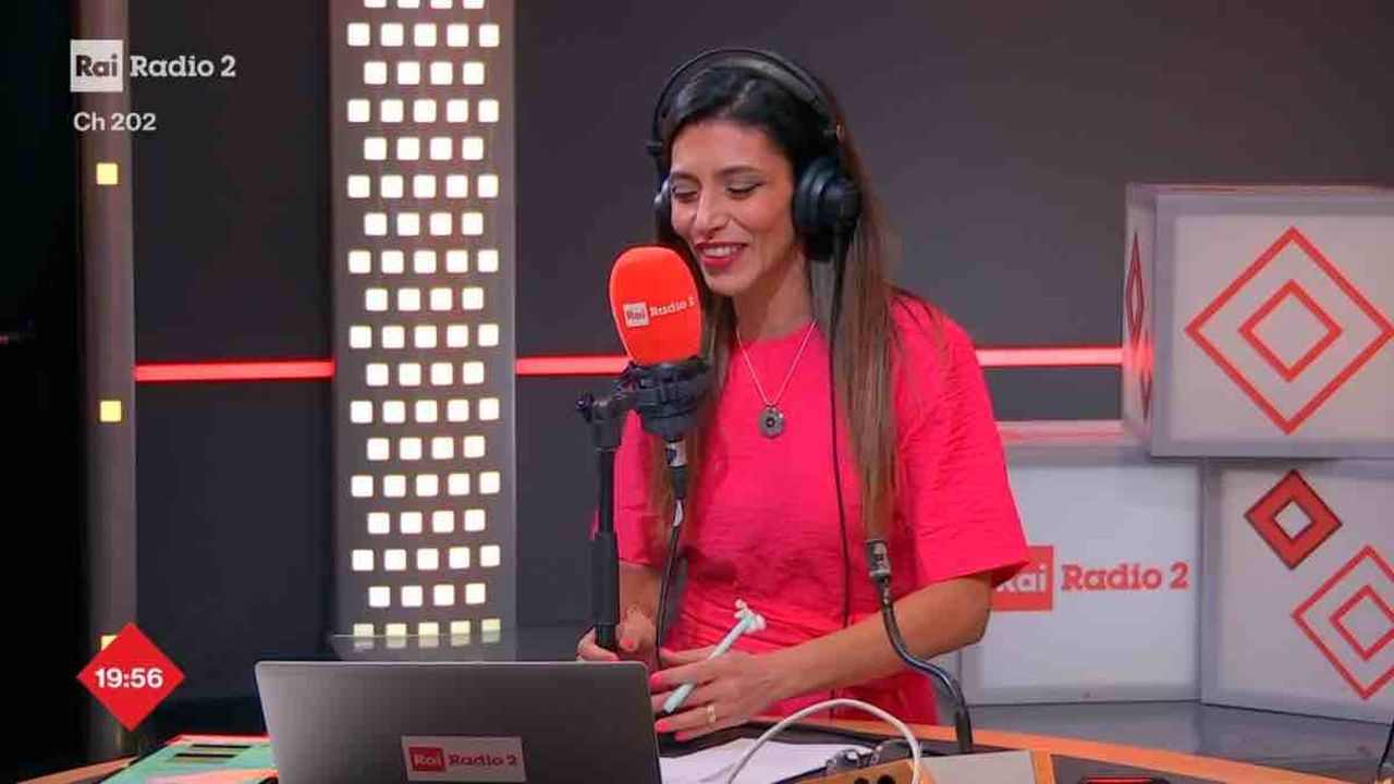 Chiamami Radio2, Federica Elmi si racconta: “Questo programma ti fa fare i conti con le emozioni”. L’intervista