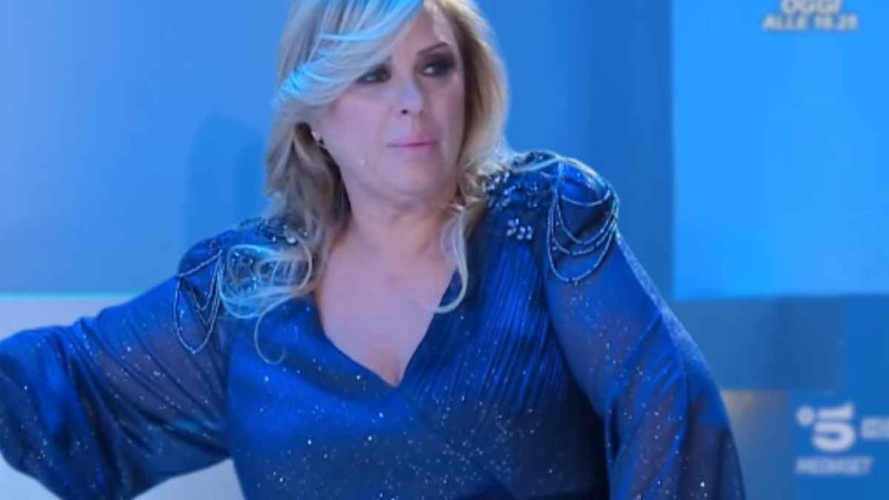 Uomini e Donne, Tina Cipollari abbandona lo studio dopo una lite: cosa è successo